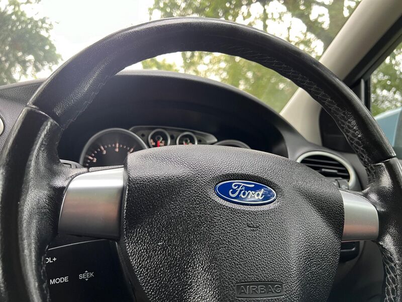 FORD FOCUS