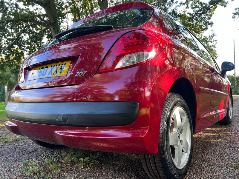 PEUGEOT 207