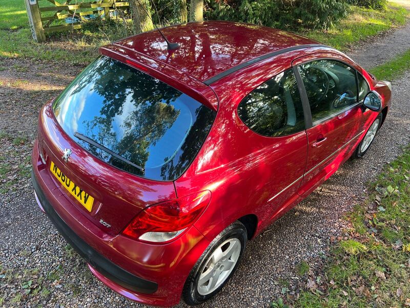 PEUGEOT 207