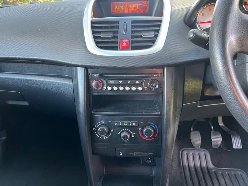 PEUGEOT 207