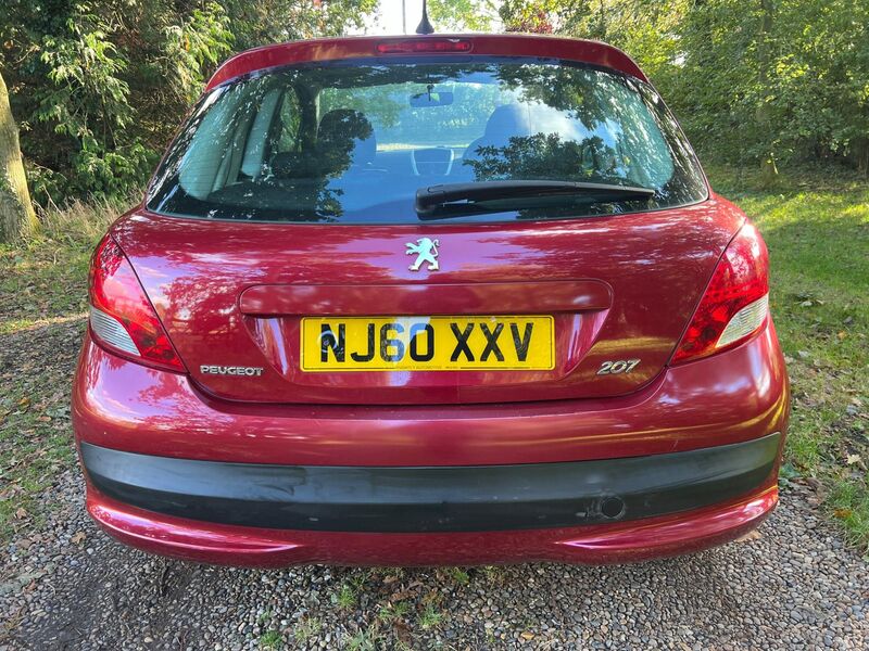 PEUGEOT 207