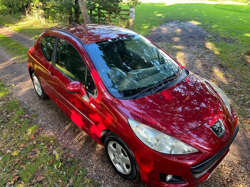 PEUGEOT 207