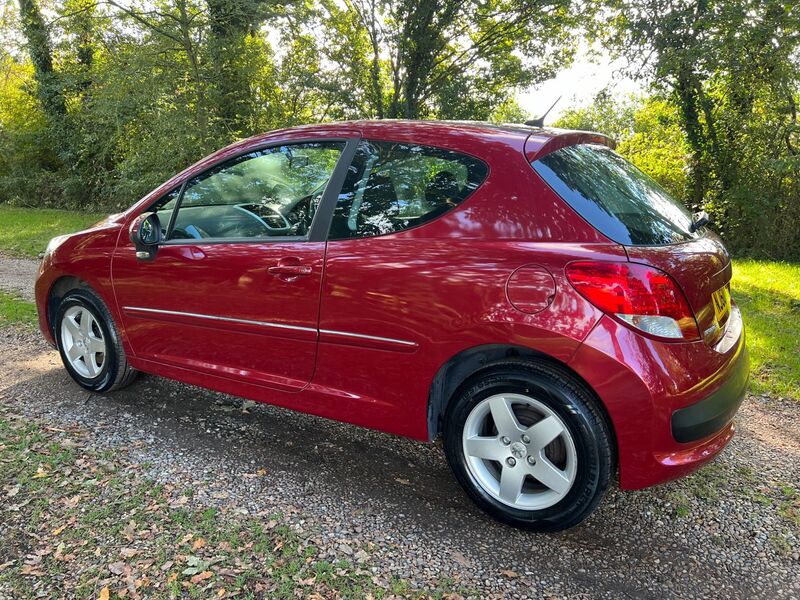 PEUGEOT 207