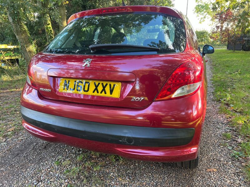 PEUGEOT 207