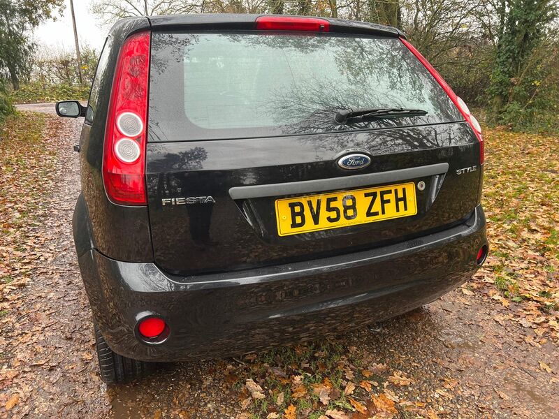 FORD FIESTA