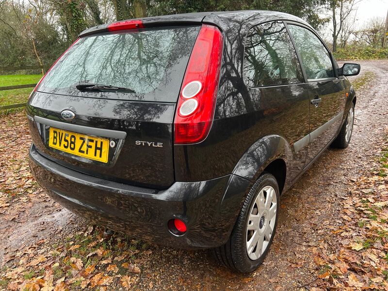 FORD FIESTA