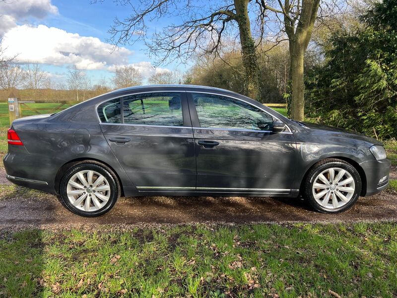 VOLKSWAGEN PASSAT