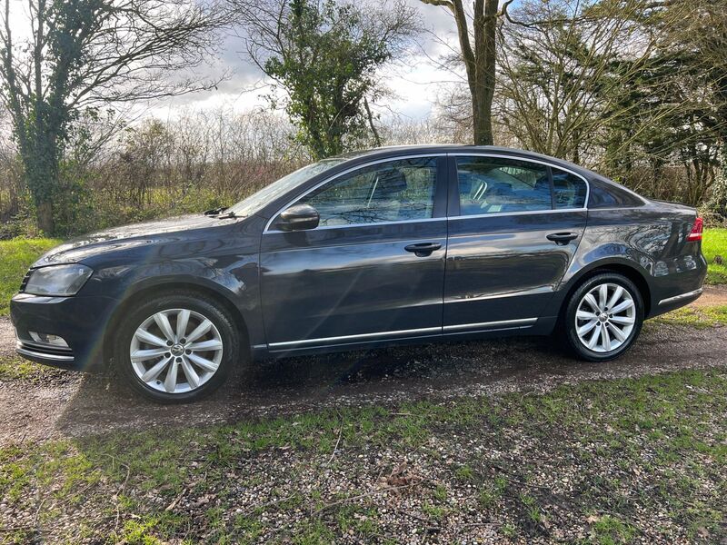VOLKSWAGEN PASSAT