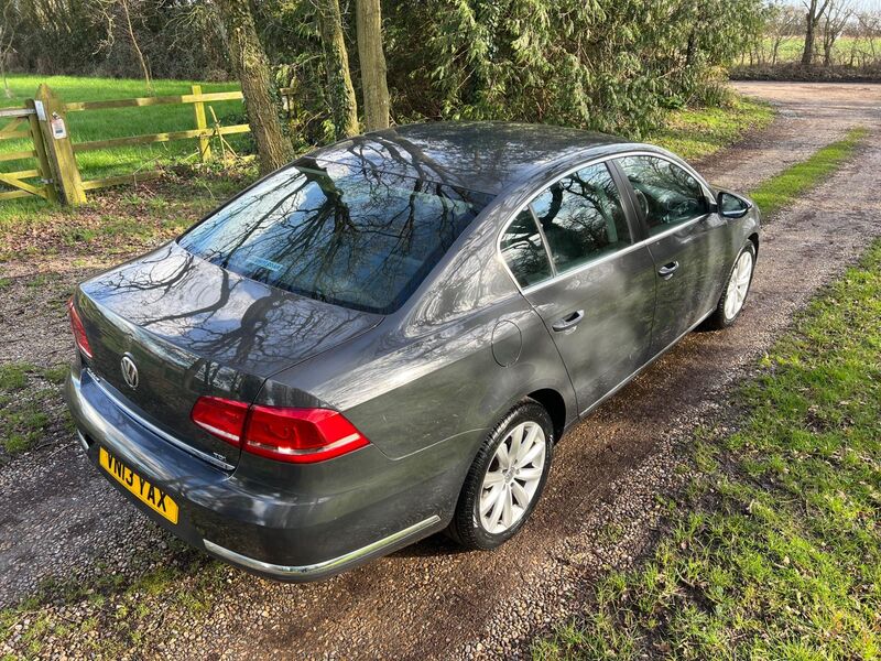 VOLKSWAGEN PASSAT