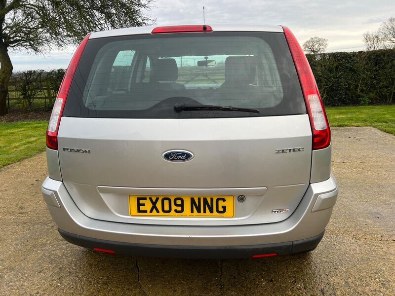 FORD FUSION