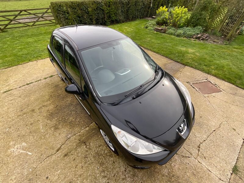 PEUGEOT 207