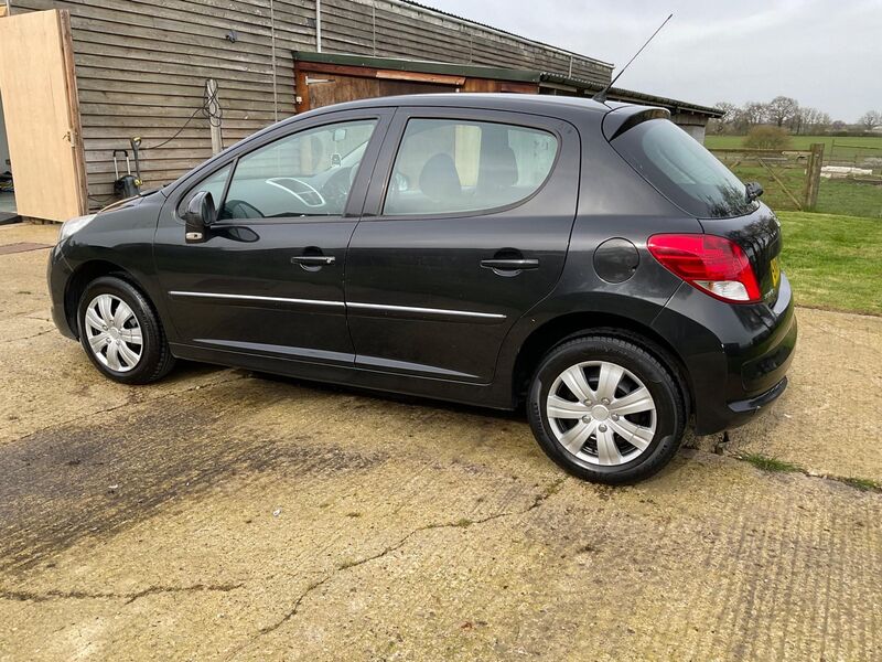 PEUGEOT 207
