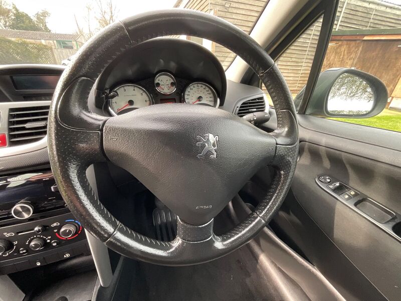 PEUGEOT 207