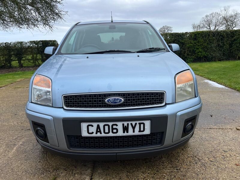 FORD FUSION