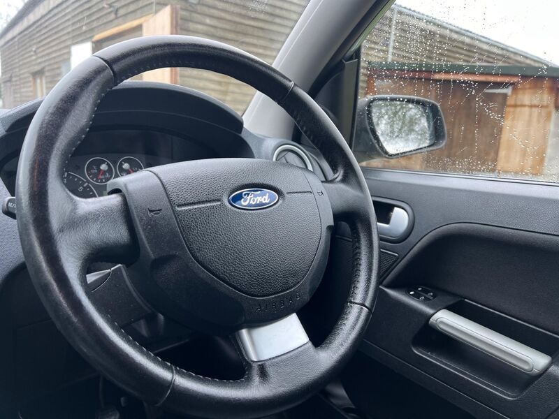 FORD FUSION