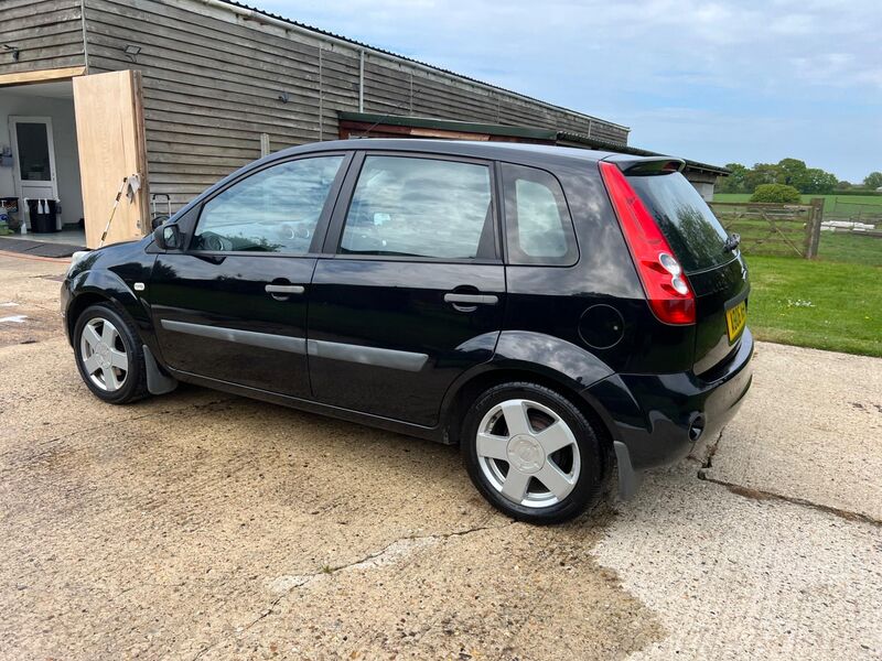 FORD FIESTA