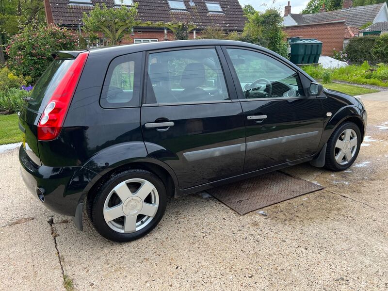 FORD FIESTA