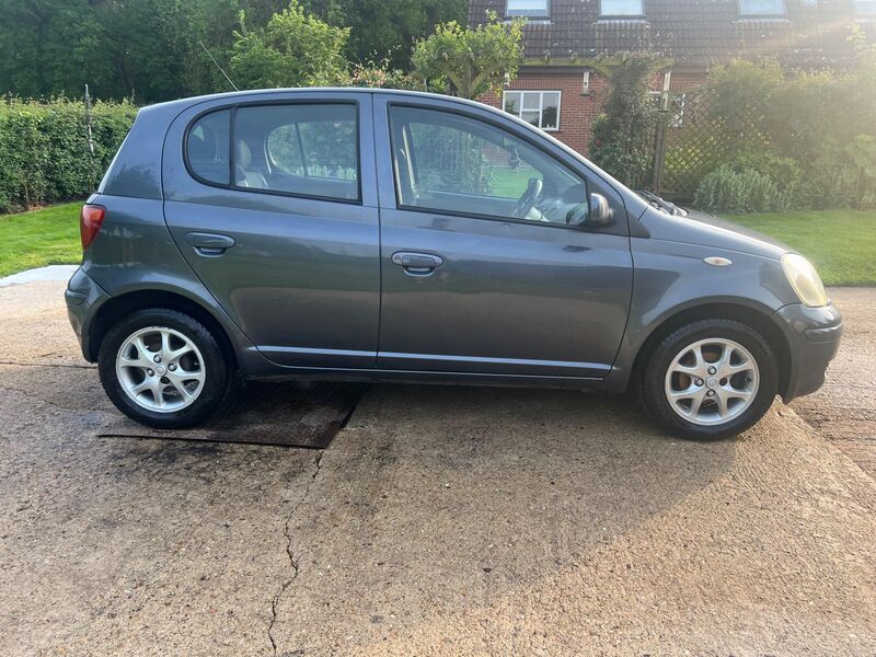 TOYOTA YARIS