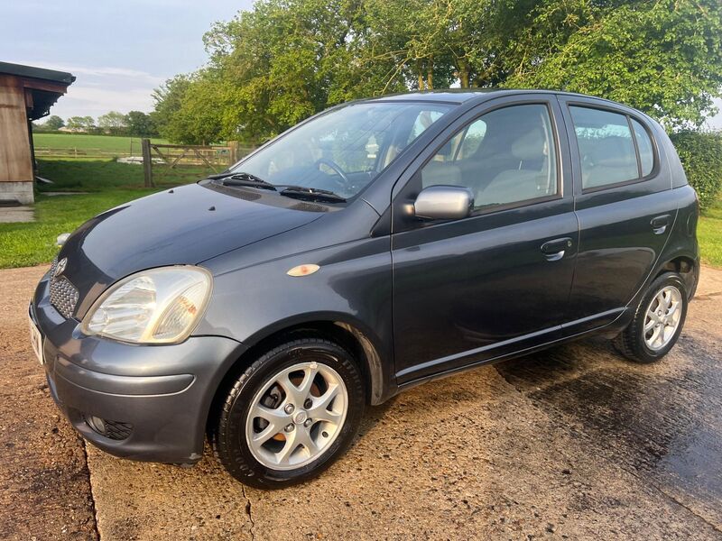 TOYOTA YARIS