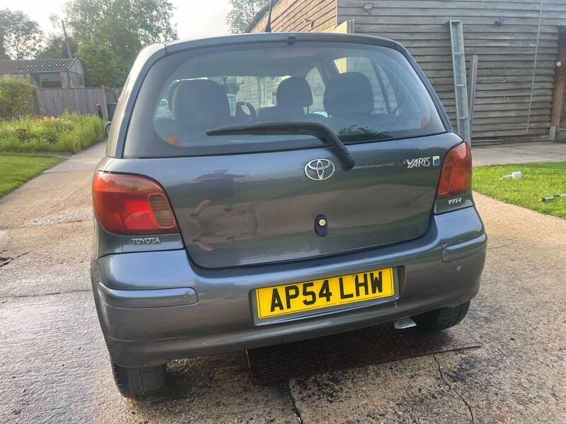 TOYOTA YARIS