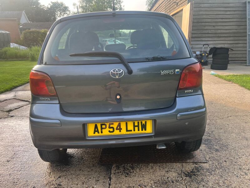 TOYOTA YARIS