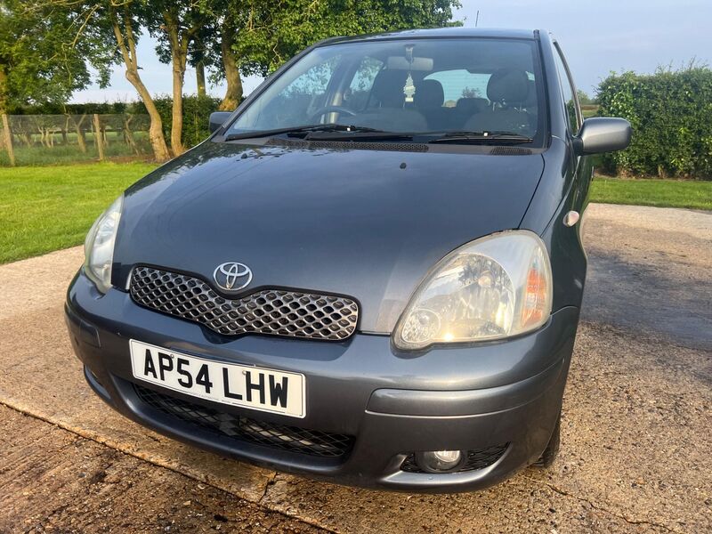 TOYOTA YARIS