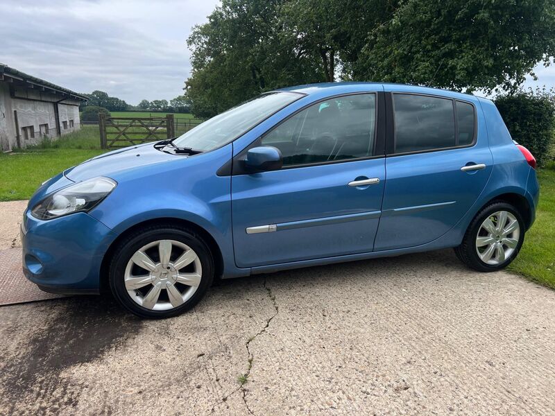 RENAULT CLIO