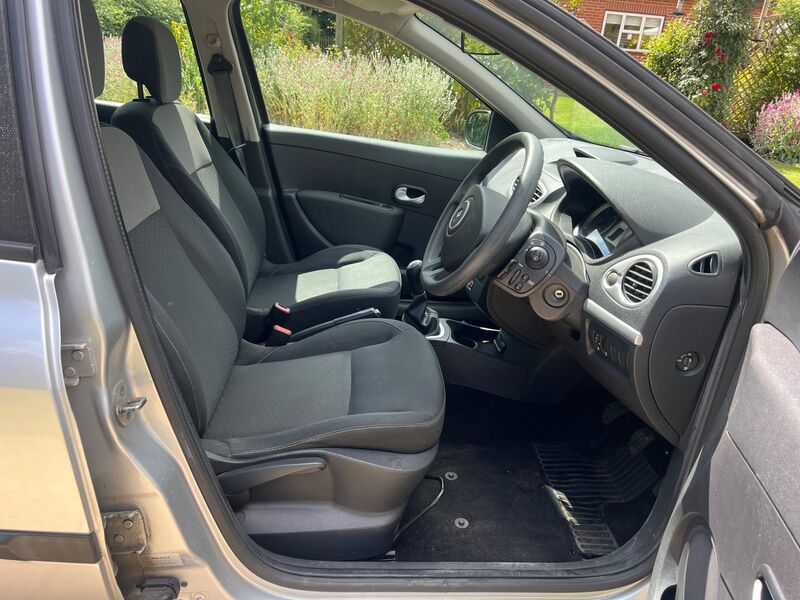 RENAULT CLIO