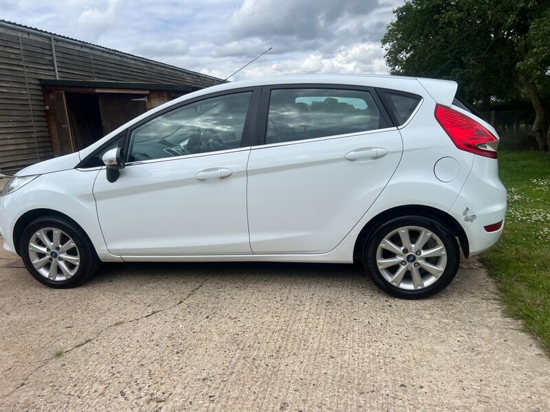 FORD FIESTA