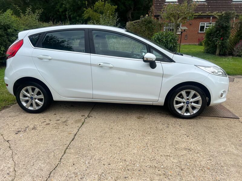 FORD FIESTA