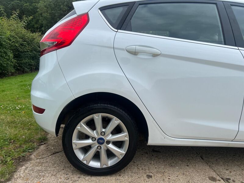 FORD FIESTA