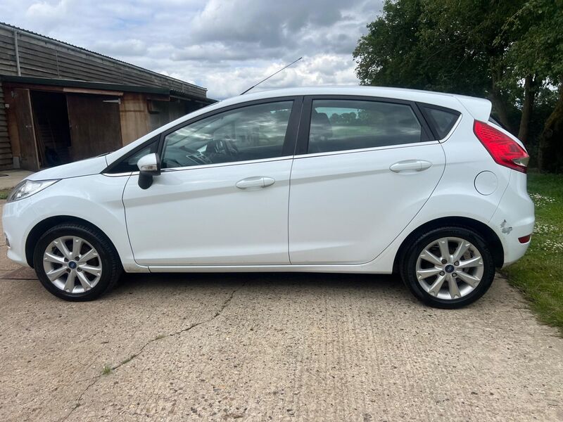 FORD FIESTA