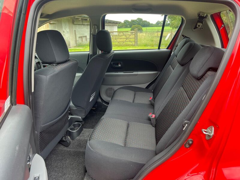 DAIHATSU SIRION