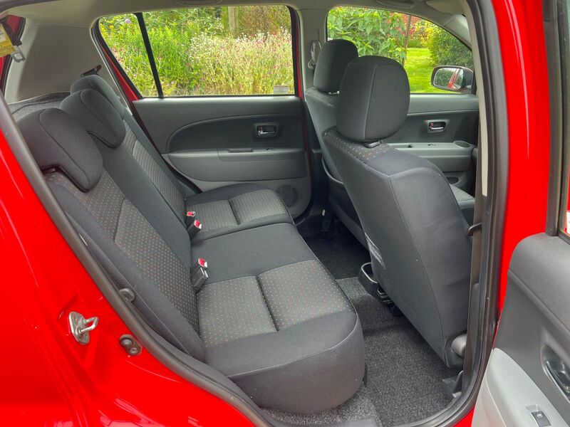 DAIHATSU SIRION