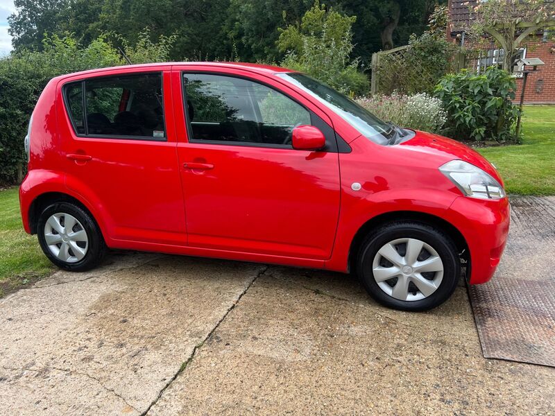 DAIHATSU SIRION