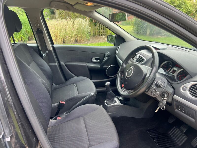 RENAULT CLIO