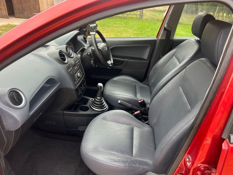 FORD FIESTA