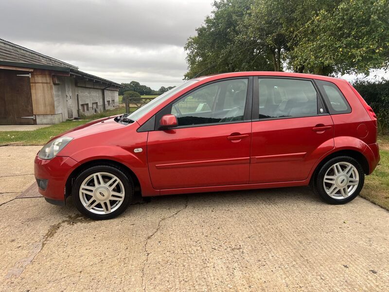 FORD FIESTA
