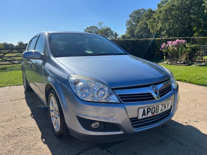 VAUXHALL ASTRA