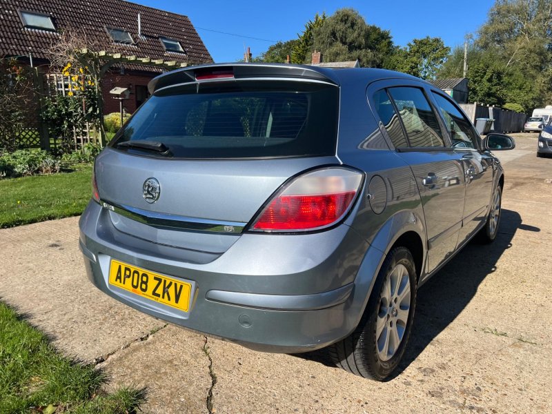 VAUXHALL ASTRA