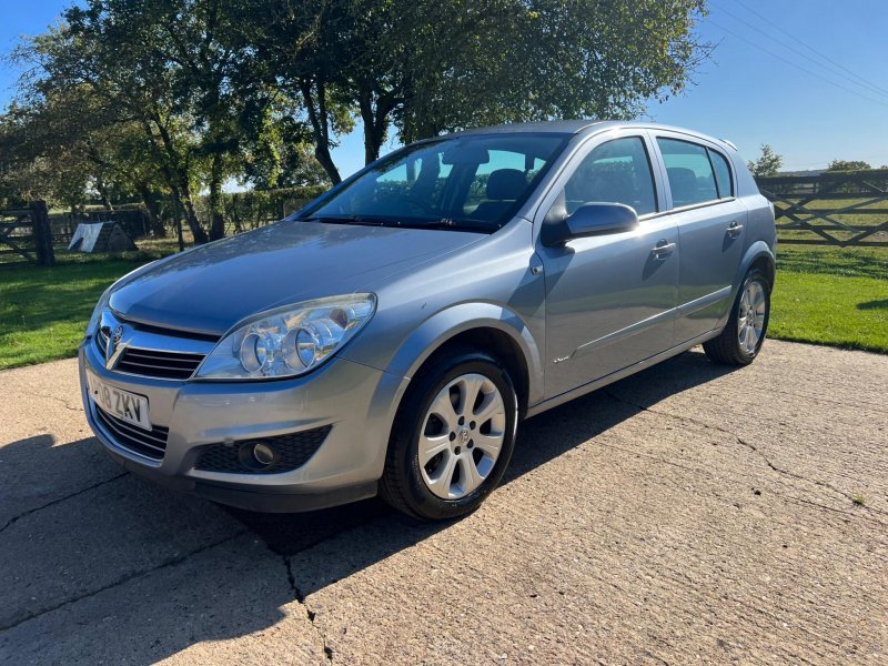 VAUXHALL ASTRA