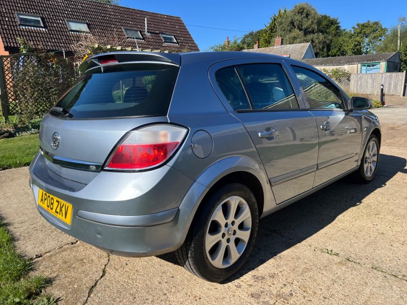 VAUXHALL ASTRA