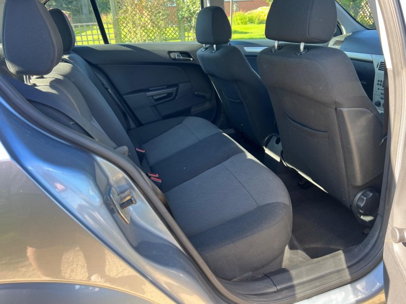 VAUXHALL ASTRA
