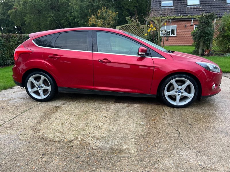 FORD FOCUS