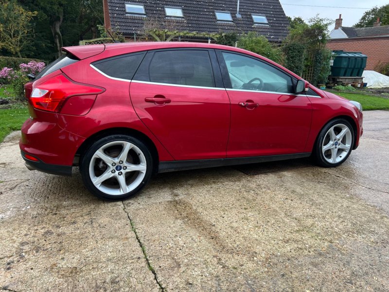 FORD FOCUS