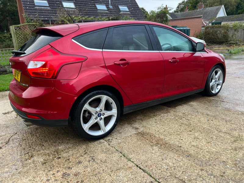 FORD FOCUS