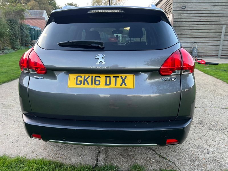 PEUGEOT 2008