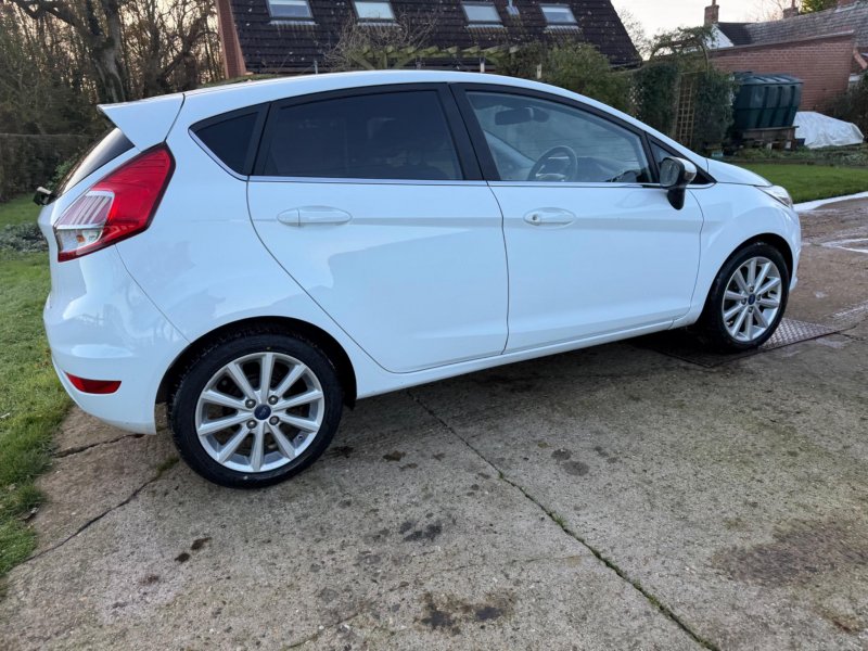 FORD FIESTA