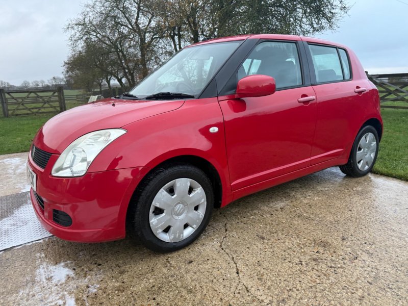 SUZUKI SWIFT