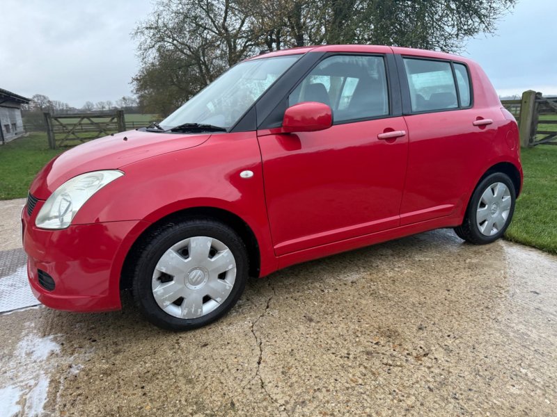 SUZUKI SWIFT